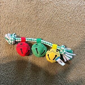Bark bell tug toy.